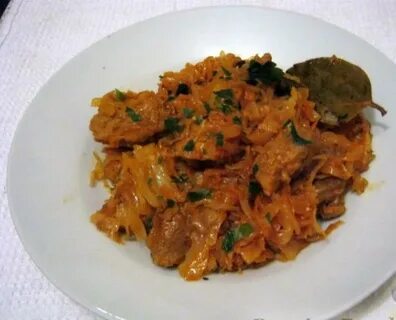 Вкусная тушеная капуста со свининой