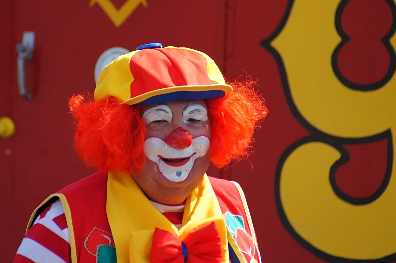 Клоун поняла. Арахамия клоун. Клоун улыбается. Клоун а4. Улыбка клоуна.