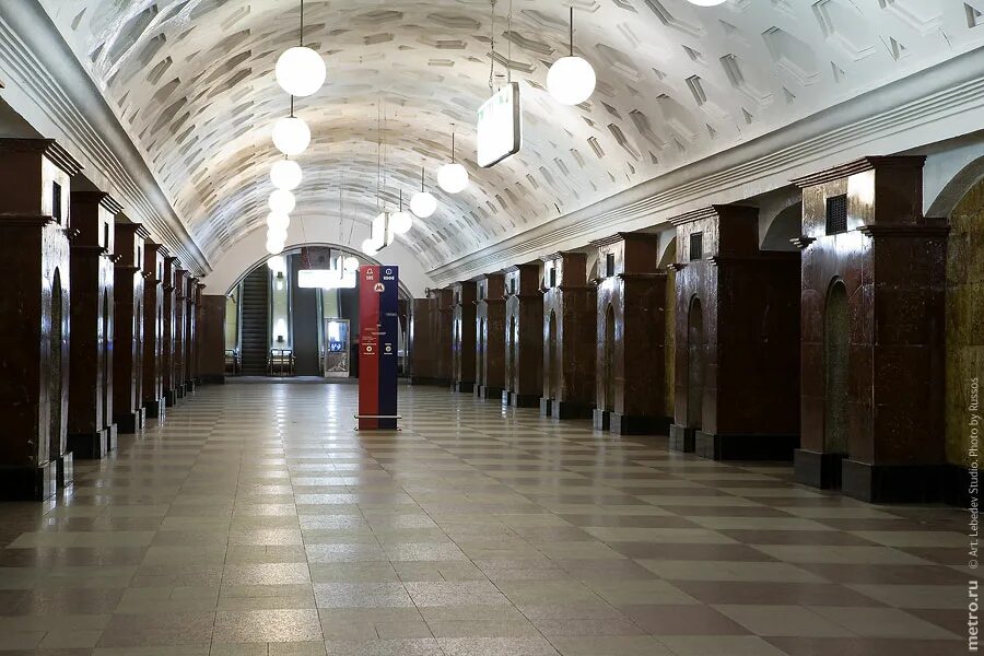Метро московская вестибюли