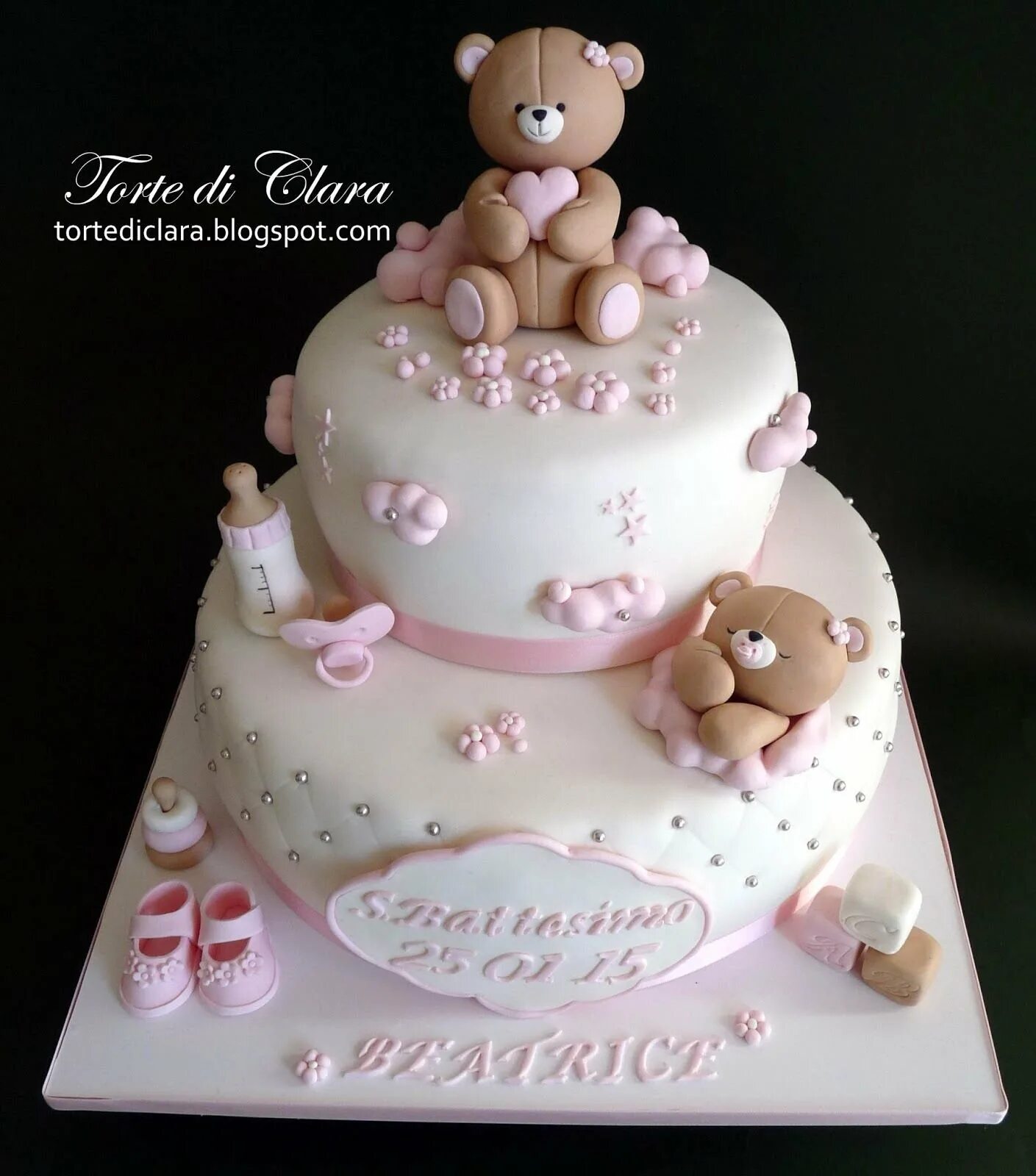 Двухъярусный торт на год девочке. Двухъярусный торт для девочки. Двухярусный торт на год девочке. Торт на годик девочке. Двухъярусный торт для девочки.