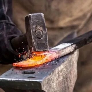 Мастер по ручной ковке металла