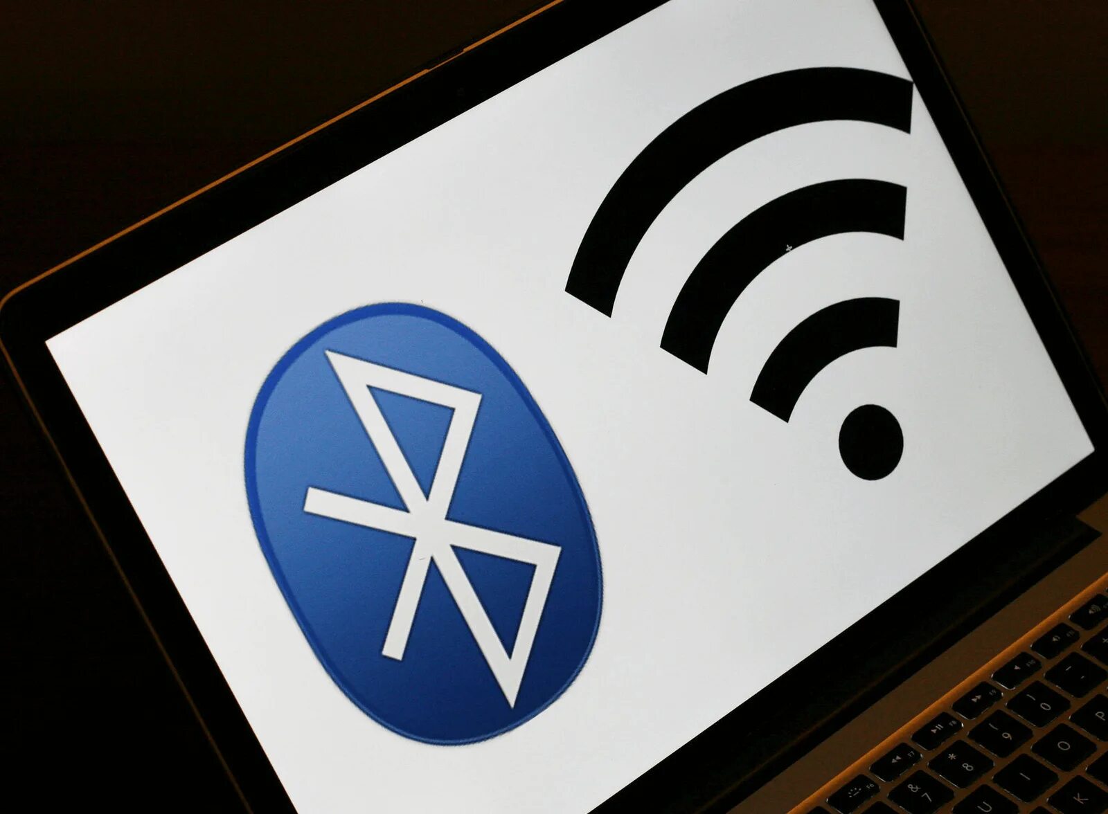 Поддержка wi fi bluetooth. Значок блютуз. блютуз и вай фай. иконка wi fi bluetooth. иконка вай фай блютуз.