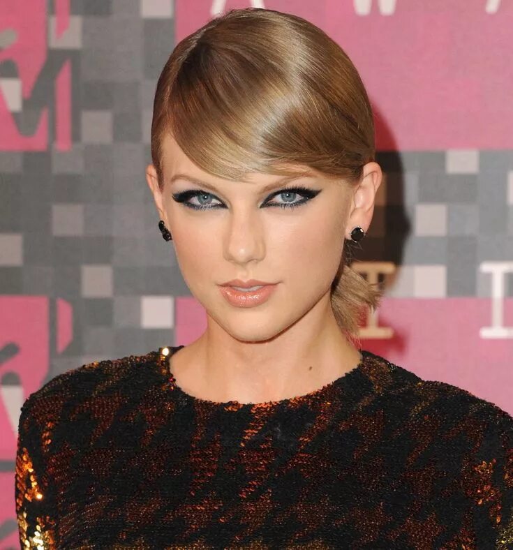 Макияж тейлор Pin by paulheymangirl654 on Taylor Swift Taylor swift hair, Holiday party makeup