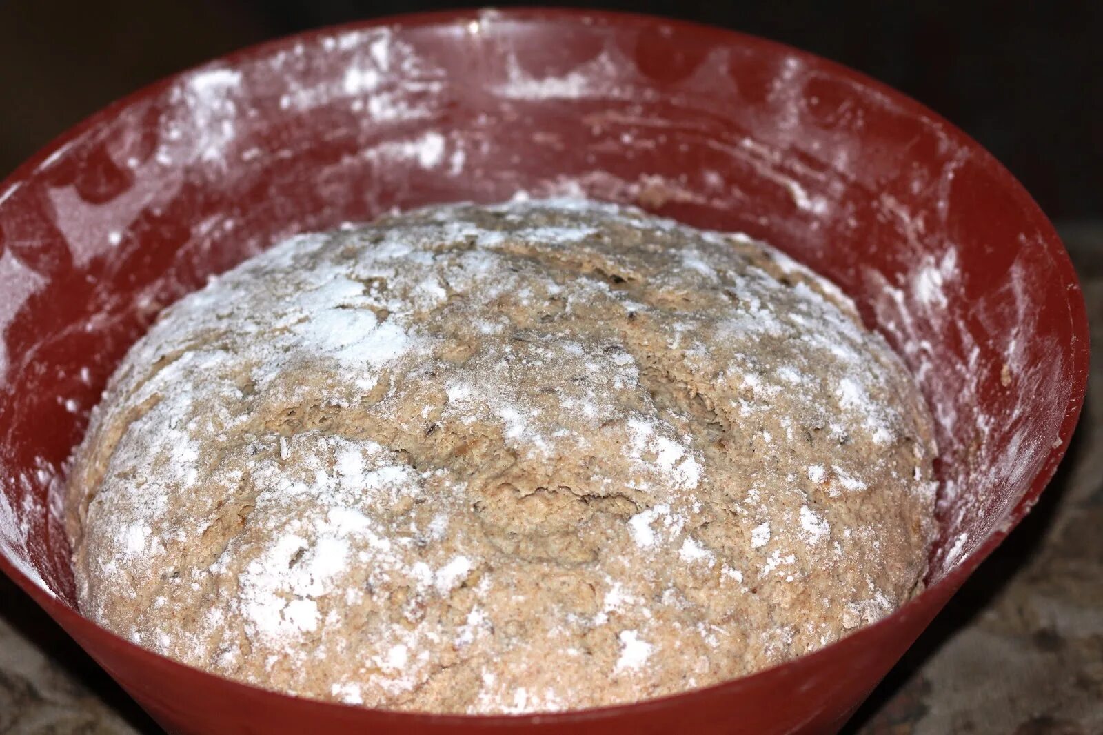 Рецепт пшеничного теста. Приготовление ржано пшеничного теста. Ржано-пшеничное тесто. Тесто для пшеничного хлеба. Ржано-пшеничный хлеб ржано-пшеничный хлеб.