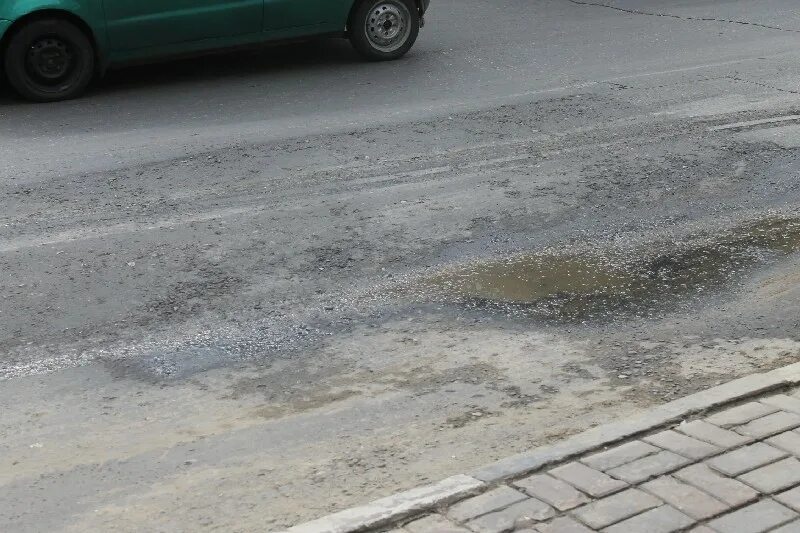 Разбитая земля. Расколотая земля. Расколотый глобус. Земля разбил. Земля разделена на две части.