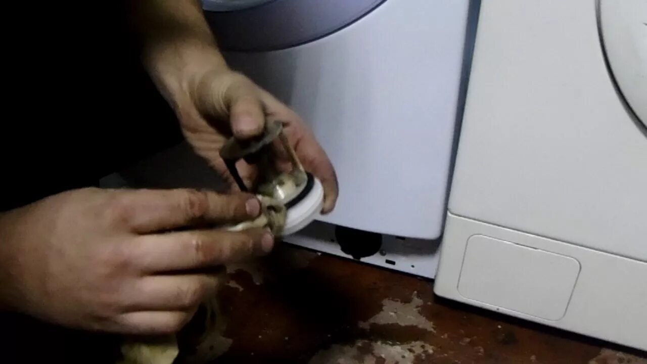 Хотпоинт аристон где находится фильтр