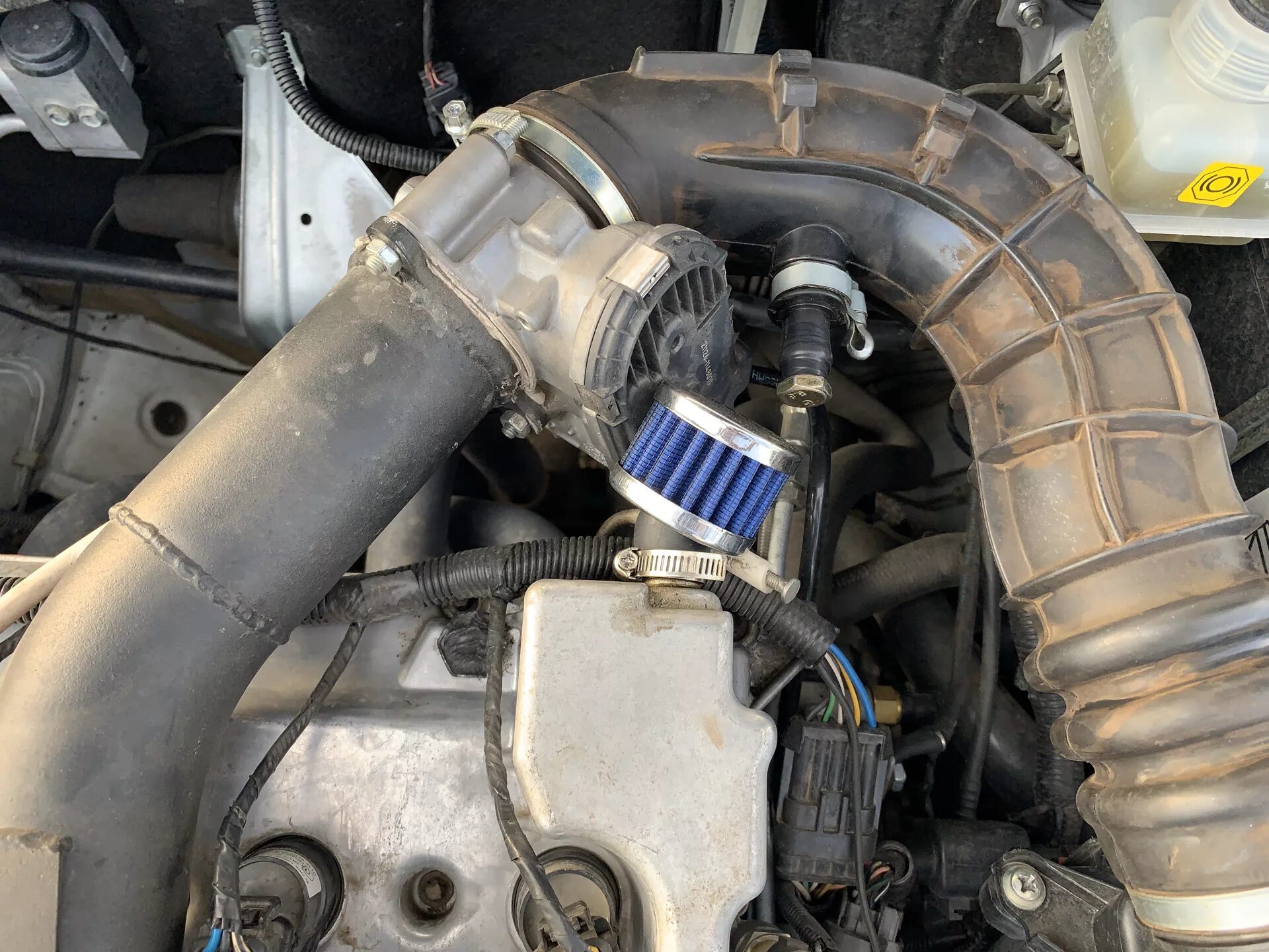 Шланг системы вентиляции картера двигателя калина 1. Малые картерные газы. Патрубок отработавших газов приора 2. Малые картерные газы. Шланг вентиляции картера калина 8.