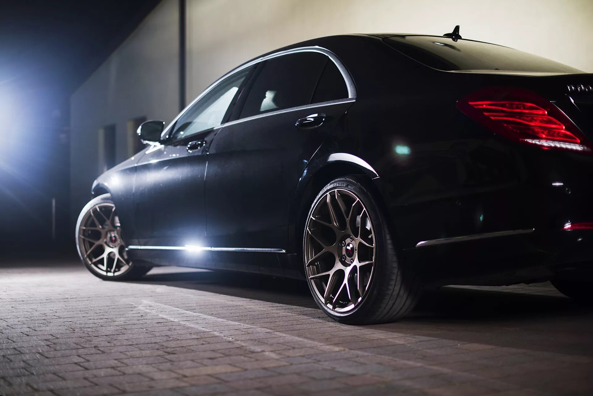 Какие диски на мерседес. Диски на мерседес w223. hre mercedes w222. диски hre mercedes w222. диски w223 mercedes r20.