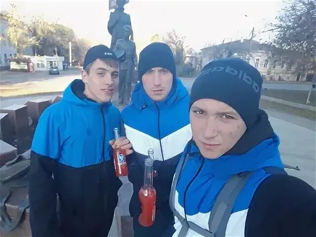 Моряки севастополя. Союз военных моряков. Севастополь армия. Моряки крейсера красный кавказ на пляже. Моряки с новочеркасска.