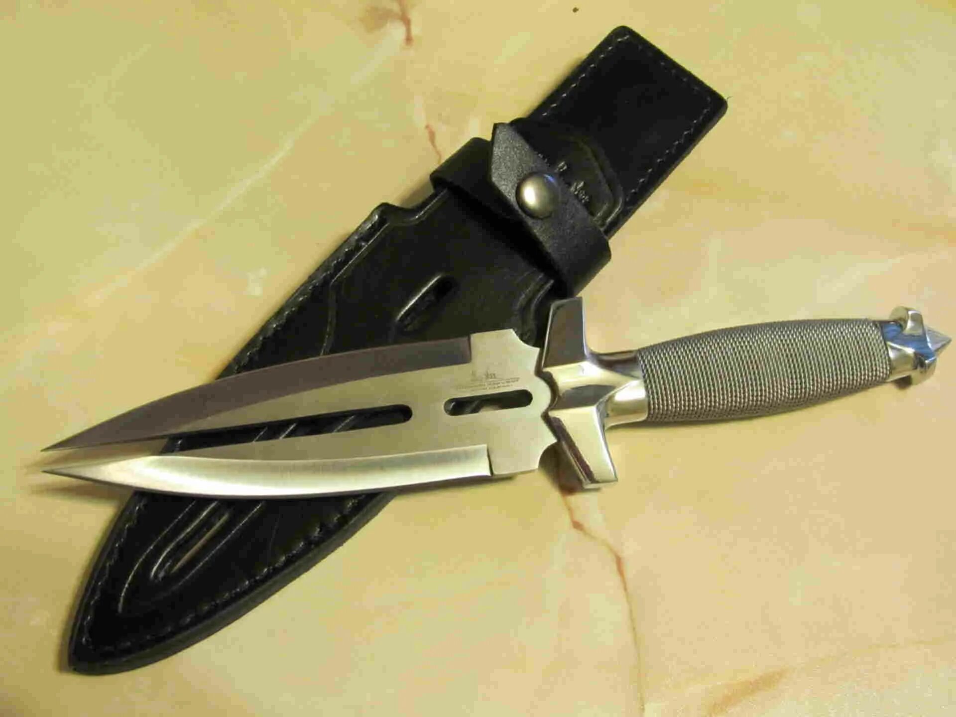 Нож Дабл Шедоу. Кинжал Дабл Шедоу. Gerber двухлезвийный нож. Нож Cerber с двухсторонней заточкой.