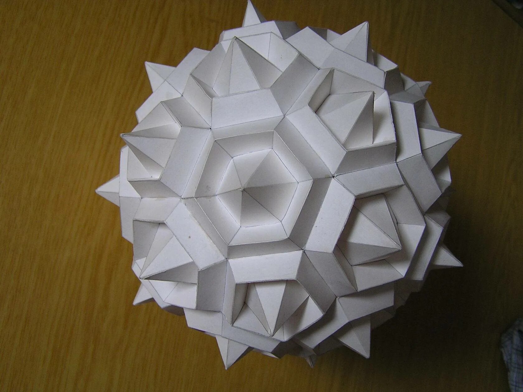 Как сделать сложную форму. Как сделать сложную форму. Сетчатый градиент в иллюстраторе как пользоваться. Геометрические фигуры из бумаги. Объемные фигуры из бумаги.