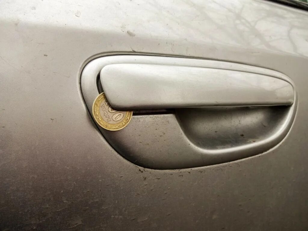 ручка монетка. "гусевъ" алюминий, ручка "монетка" крышка фарфор. качественные и недорогие фарфоровые выключатели ретро ручка монетка. монетка в ручке двери авто. ручка монетка.