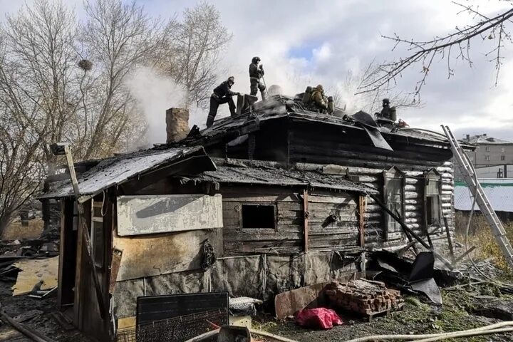 Пожар в поселке красный яр новосибирская область. Пожар в поселке красный яр новосибирская область. Пожар новосибирская область сегодня. Пожар в сосновке. Мчс возгорание в надворной постройке фото.