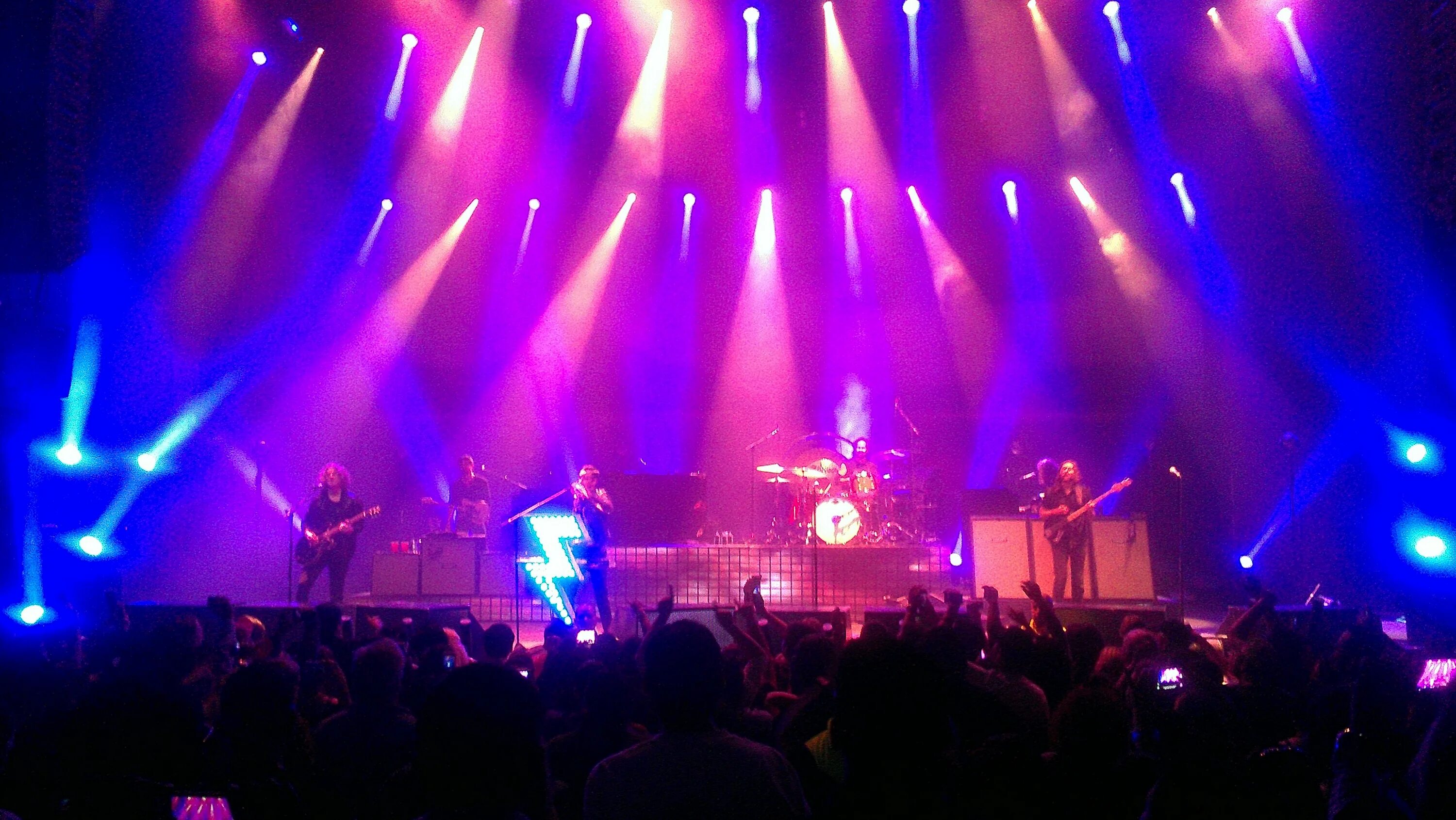 попса красивая картинка. поп концерт. концерт попсы. Blog about a concert. бтс на сцене 2021.