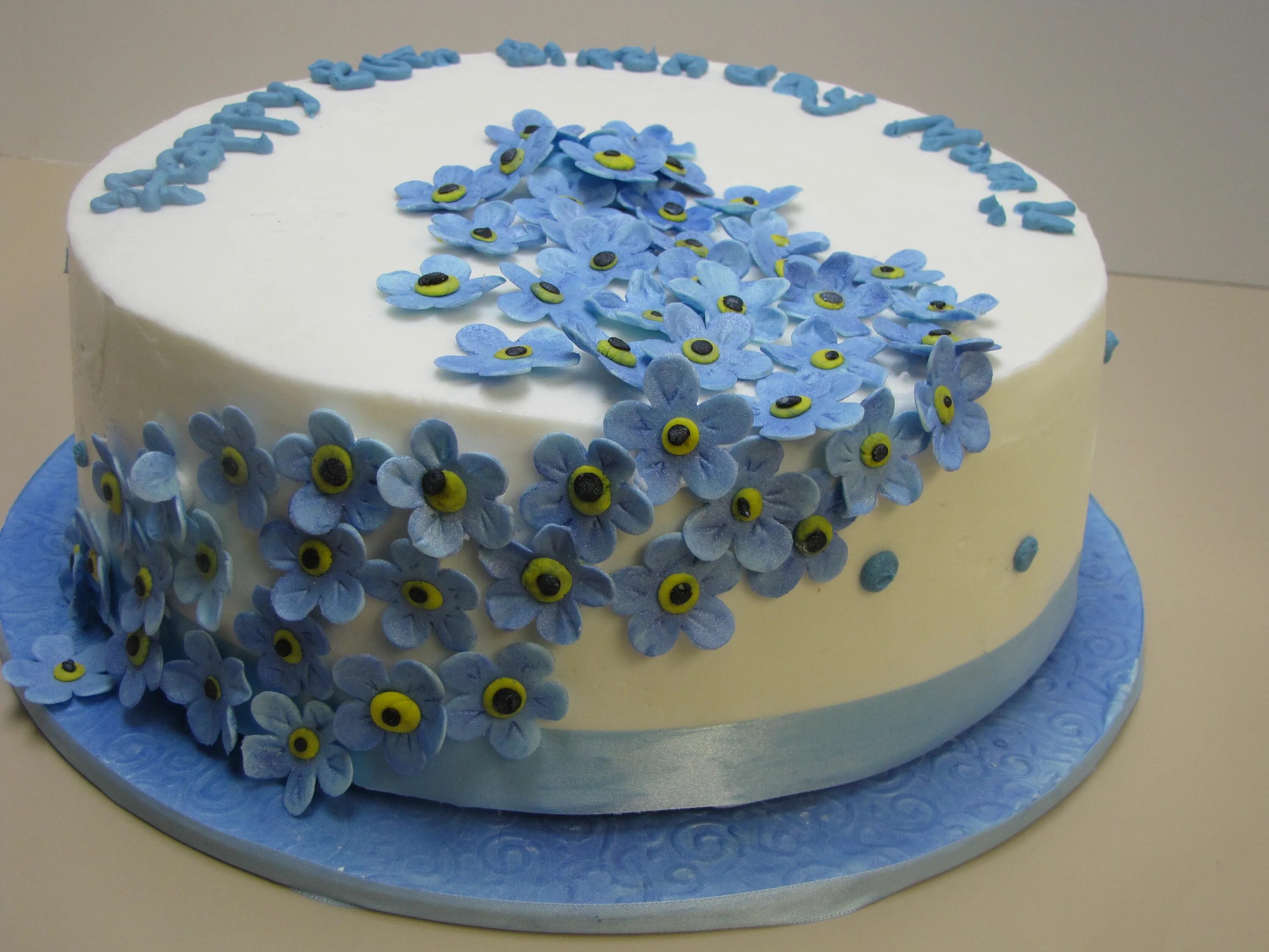 торт для девочки кремовый на день рождения. свадебный торт двухъярусный. торты крема мастики. торты крема мастики. кремовые двухъярусные торты.