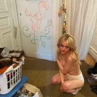 Emily alyn lind naked - 🧡 Emily alyn lind tits ✔ Giant Artists Lucas Garr....
