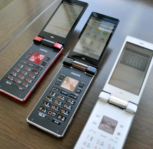 Необычные телефоны. Ntt docomo телефон. Sharp sh7218u. Японские телефоны в москве. Docomo sharp sh-03e.