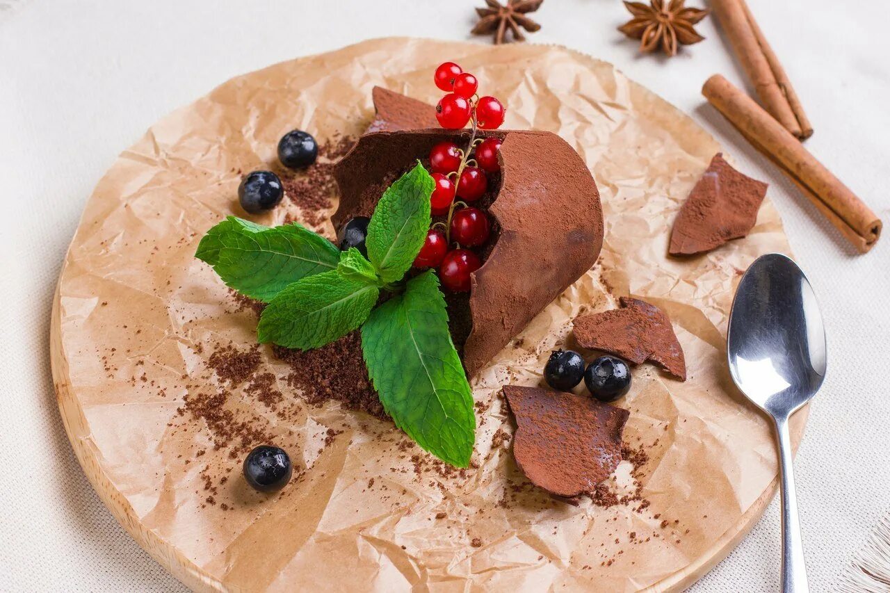 Десерт цветок в горшке. Ресторан кококо мамин любимый цветок. Десерт цветок в горшке. Десерт в горшочке. Шоколадный горшок с цветами.