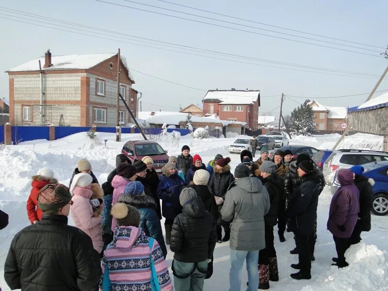 Администрация поселка октябрьский. Росинка Томский поселок Томский. Октябрьский Томский район. Село Октябрьское Томский район. Поселок Октябрьский Томская область.