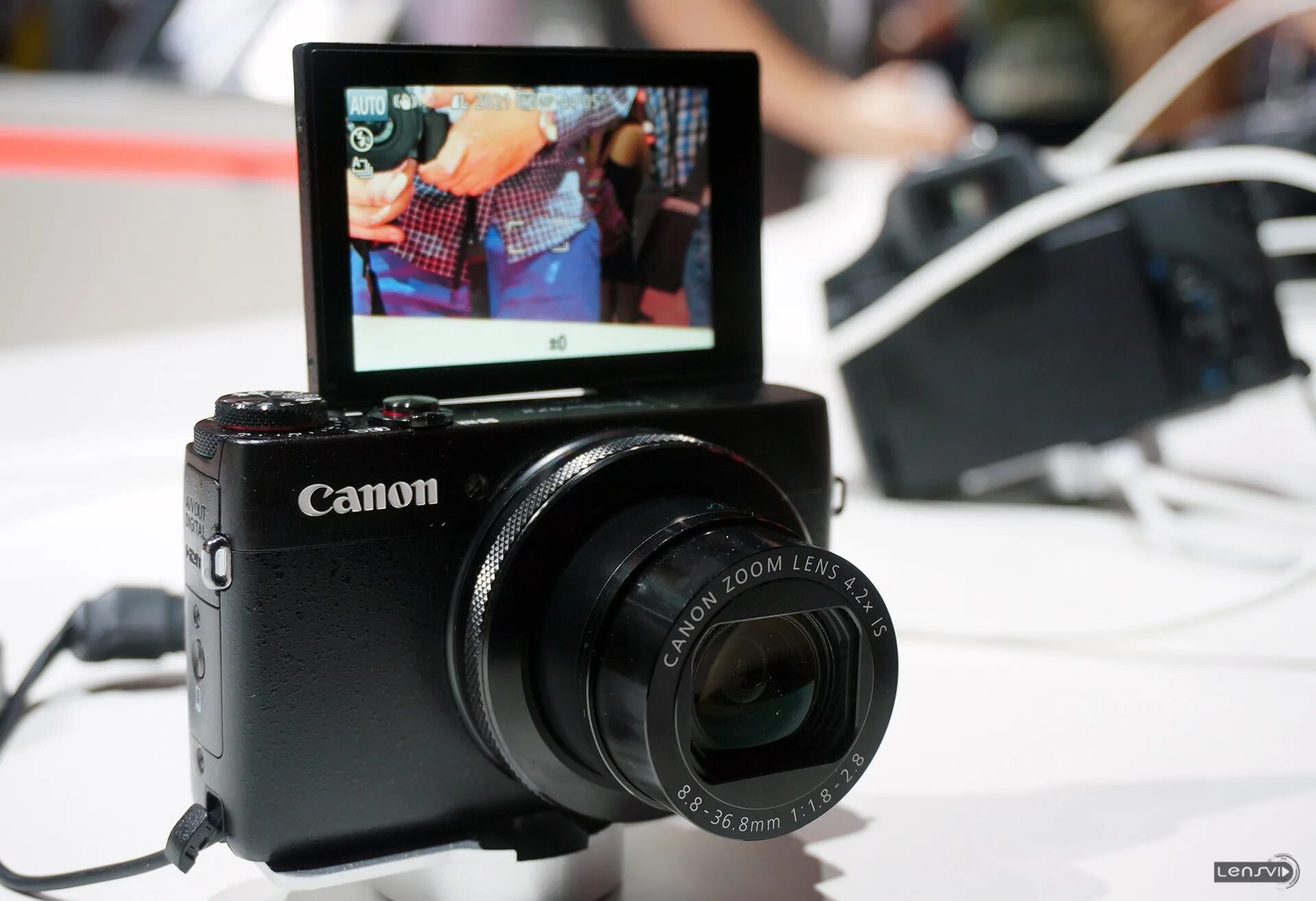 Какая камера для записи видео. Камера для блоггера canon g7x. камера canon g7x review. камера sony g7x. камера для влога canon g7 x.