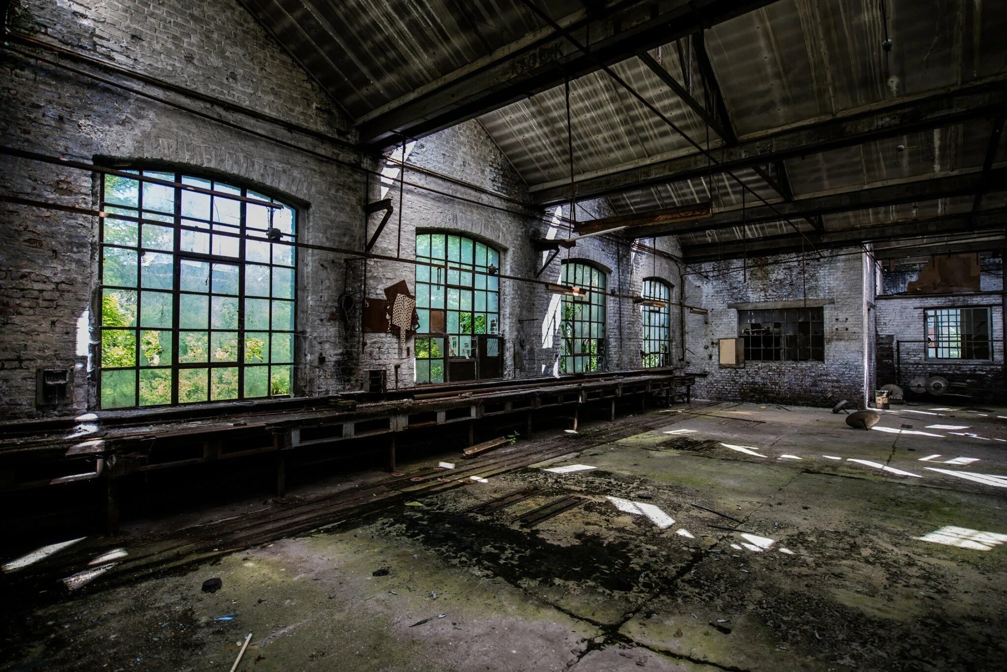Rather abandon than be abandoned