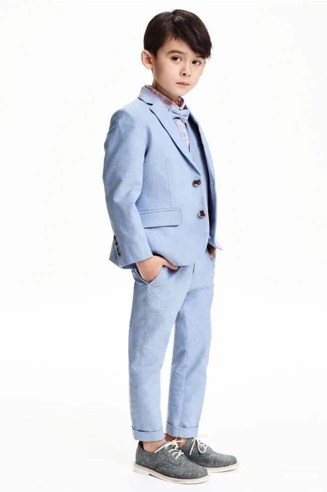 Мальчик м. Голубой костюм для мальчика. Для мальчиков костюм брюк. H&M костюм для мальчика. Голубой пиджак для мальчика.