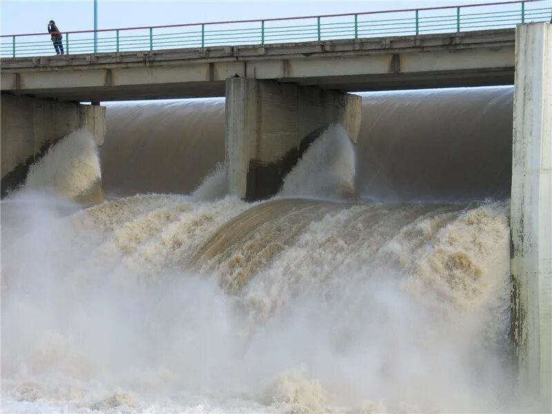 Сергеевское водохранилище казахстан 2024. Сергеевское водохранилище Казахстан. Сергеевка плотина. Прорыв дамбы в Алматинской обл. Плотина Кокарал.