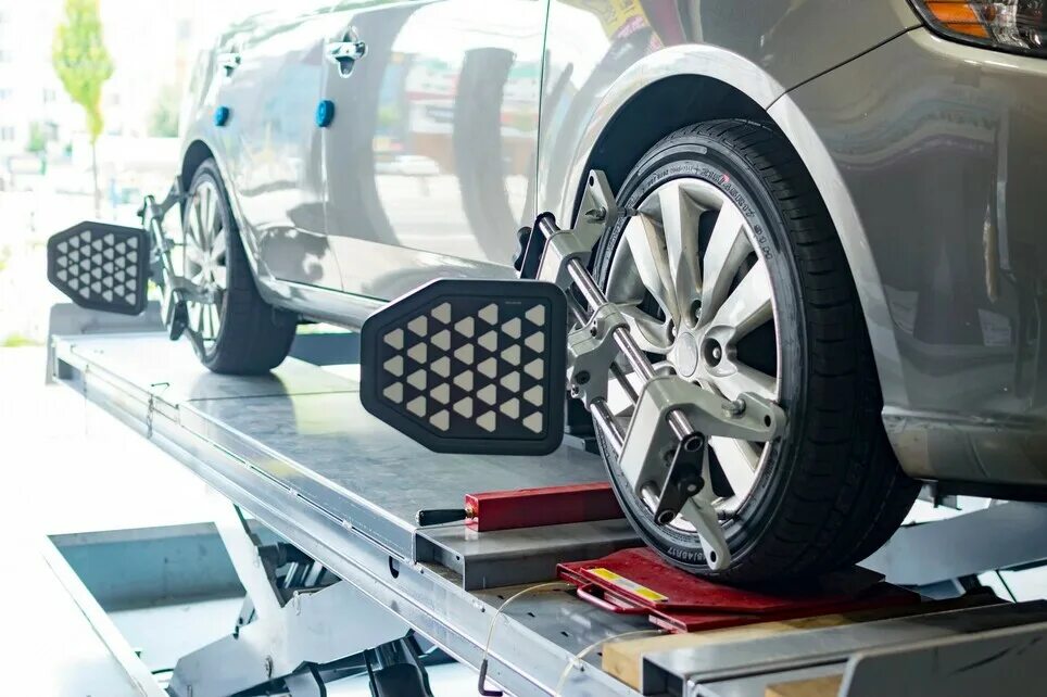 Сход развал х5. Wheel alignment. сход развал. балансировка колес. 3д сход развал.