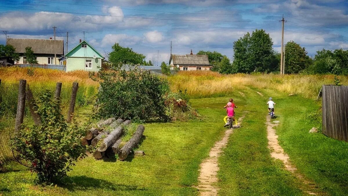 Лето у бабушки в деревне. Летом в деревне у бабушки. Бабушка в деревне. Лето в селе