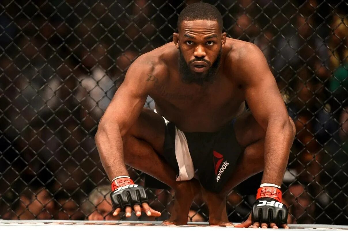 Джон джонс 1 бой в юфс. Джонс юфс. Jon jones ufc. Джон мма. Даниэль кормье джон джонс.