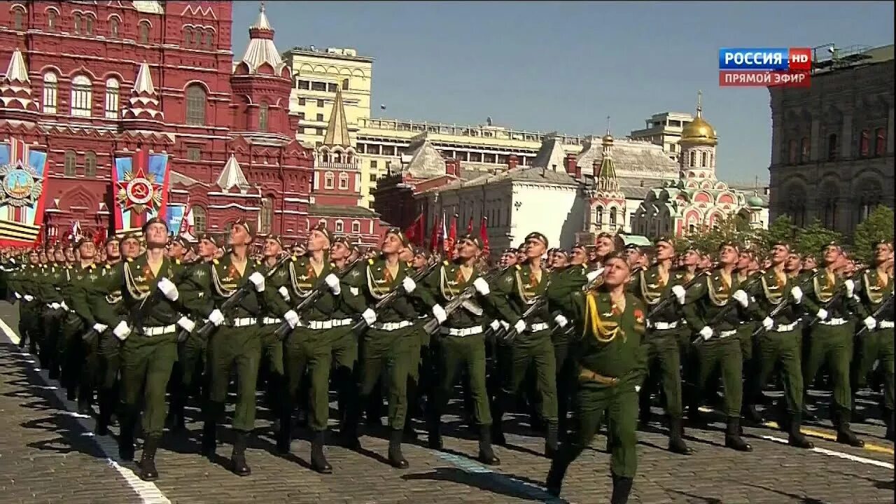 8 9 мая москва. Парад Победы. Москва. Красная площадь 2014. Парад на красной площади 9 мая 2014 года. Парад Победы 2004 года на красной площади.