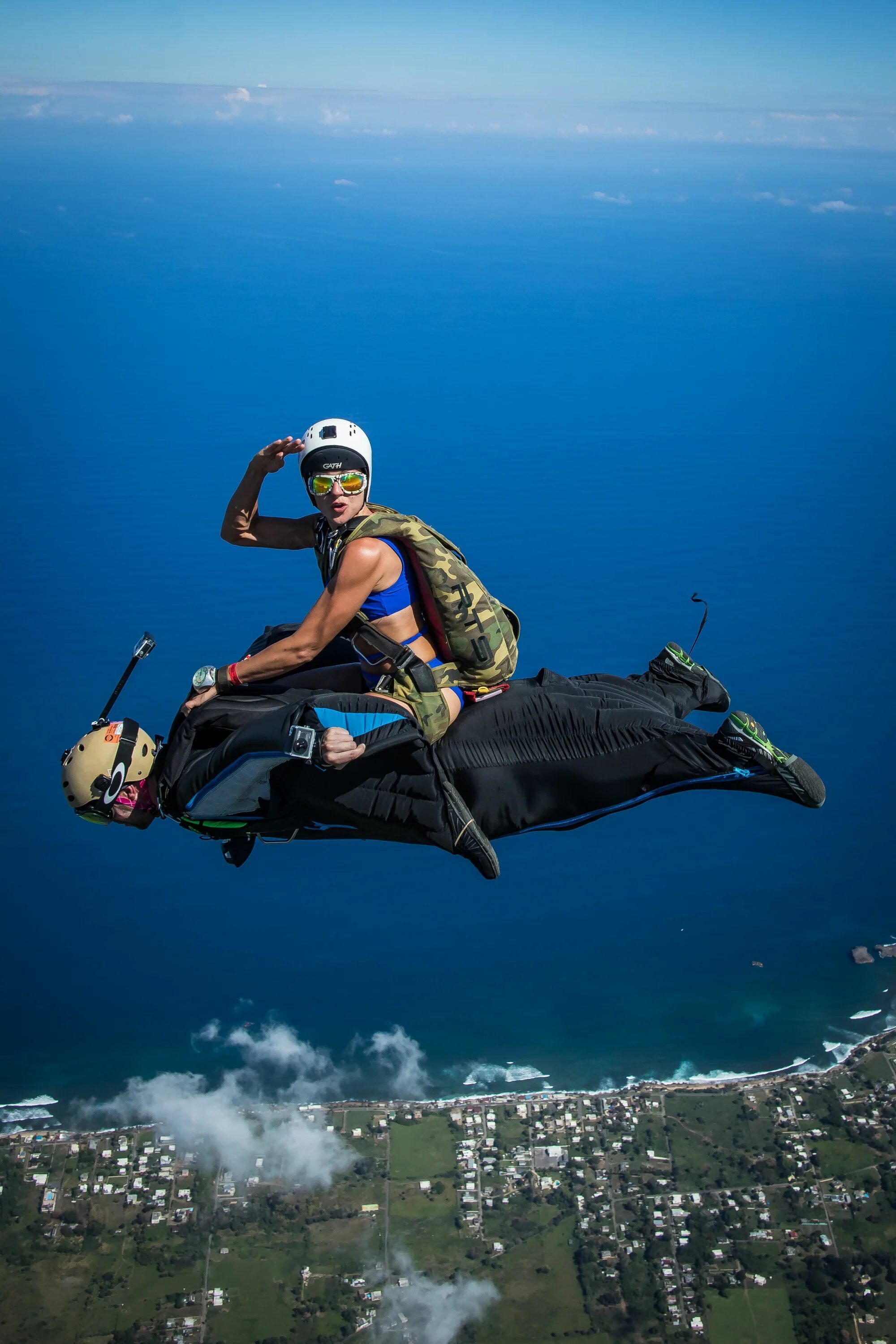 Вингсьют родео. Wingsuit родео. Родео на вингсьюте. Вингсьют прыжок.