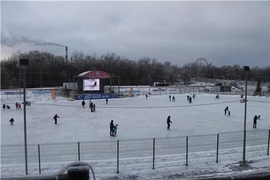 Закрытый каток чебоксары. Каток Чебоксары. Каток в Чебоксарах хоккейный. Санаторий Чувашия каток.