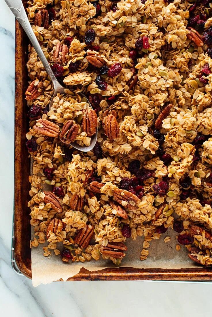 Гранола как ее есть. Granola мюсли. готовые завтраки, мюсли, гранола. домашняя гранола. гранола сухая.
