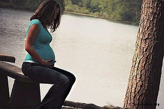 Беременность в одиночестве. Мужчины бросают беременных женщин.