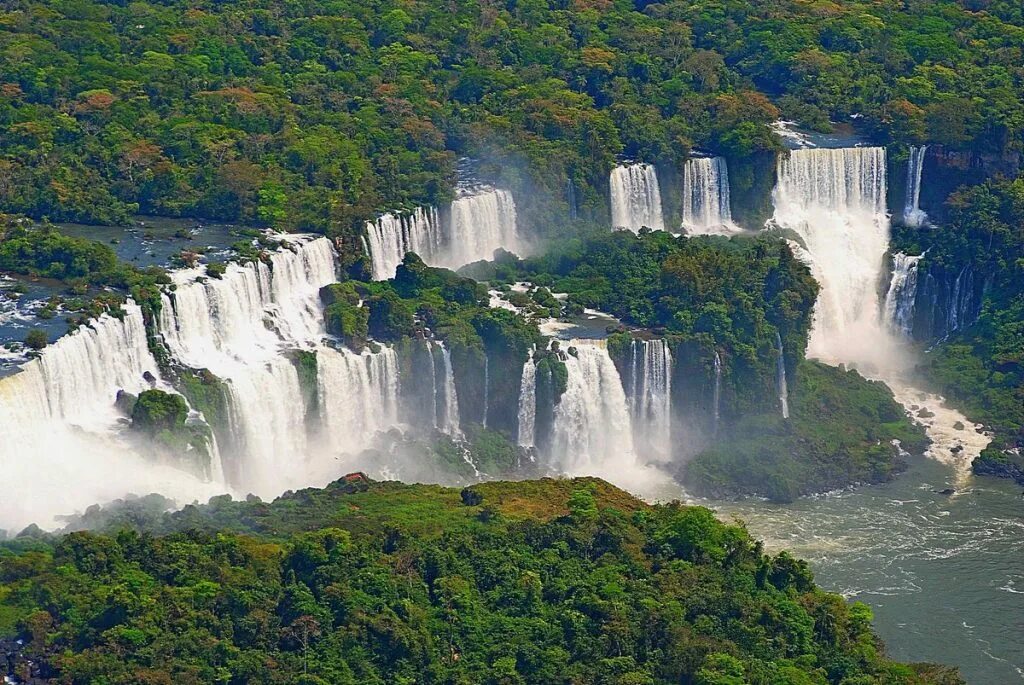 Водопады Игуасу Аргентина Бразилия. Водопады Игуасу (Iguazu), Аргентина и Бразилия. Аргентина достопримечательности водопады Игуасу. Бразилия природный мир