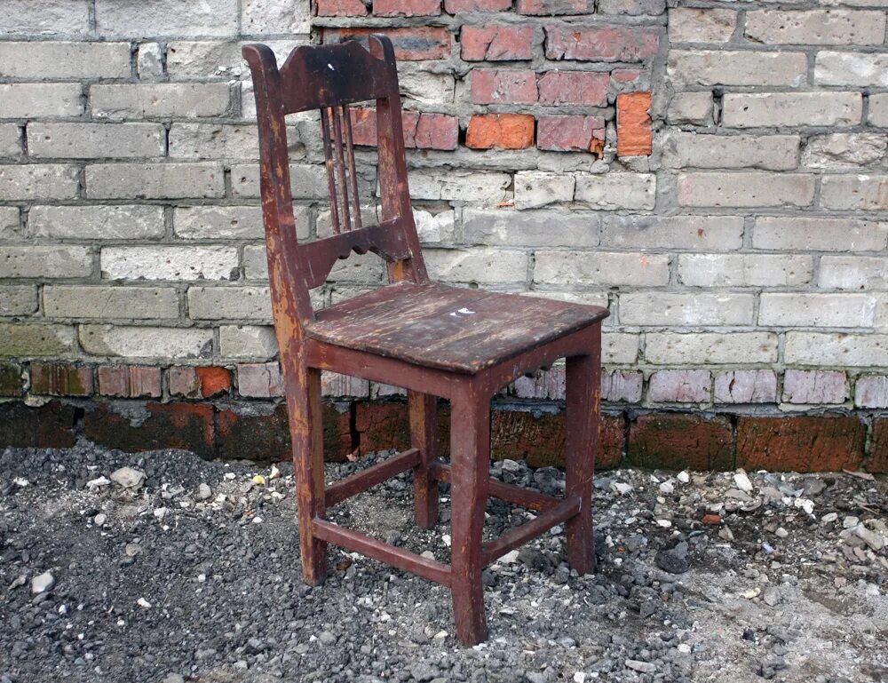 Деревенский стул. Старинный деревенский стул. Стулья прошлого века. Крестьянский стул.