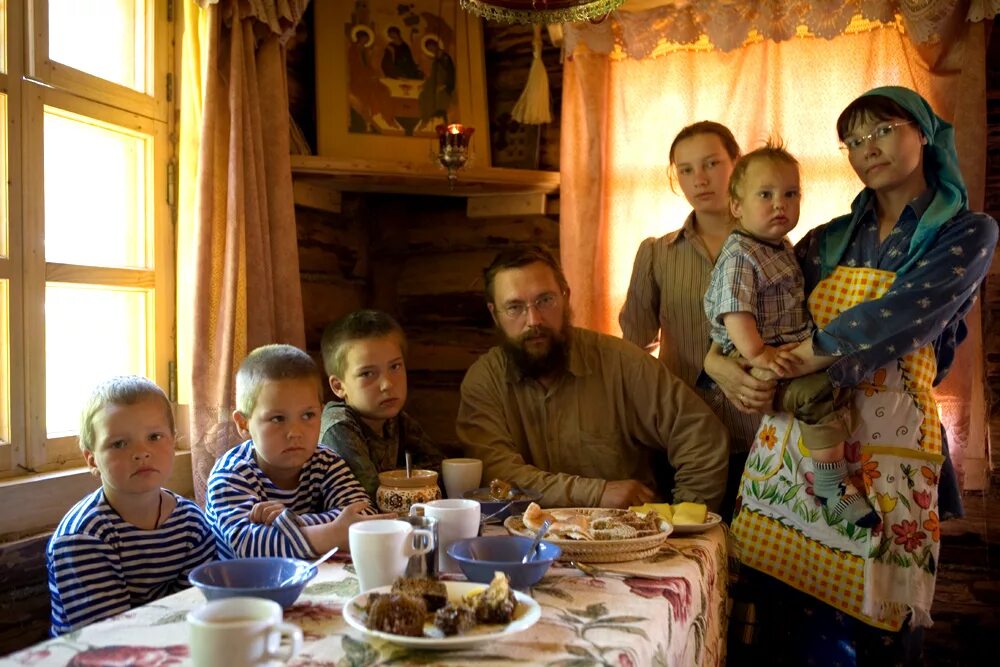 Родители переехали в деревню. Семья Германа Стерлигова. Сыновья Германа Стерлигова.