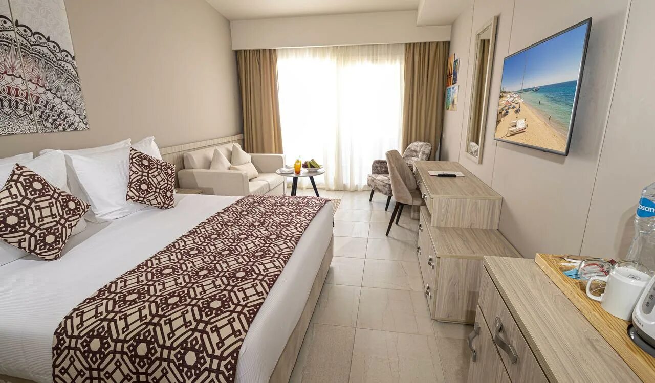 Sol y mar riva world. Мадагаскар отели. Египет отель амарина 4 ресторана. Amarina sun resort aquapark 5 nabq bay. Мадагаскар курорт андуани.