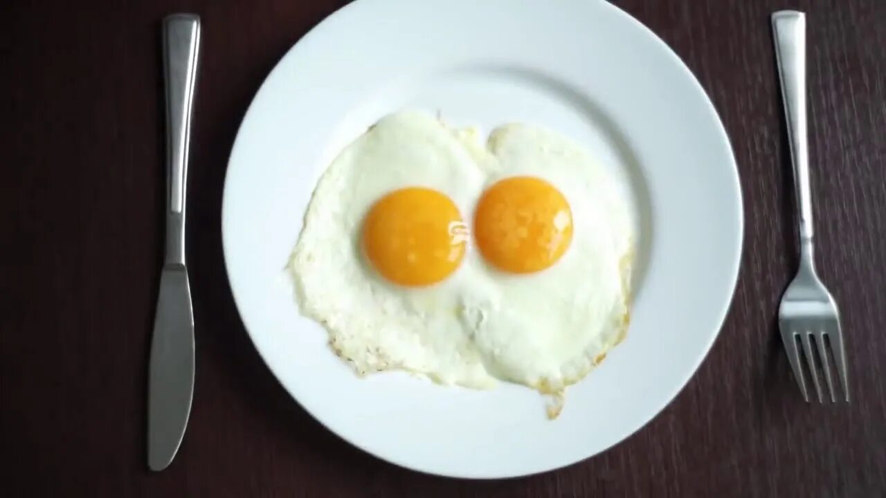 There some eggs on the table