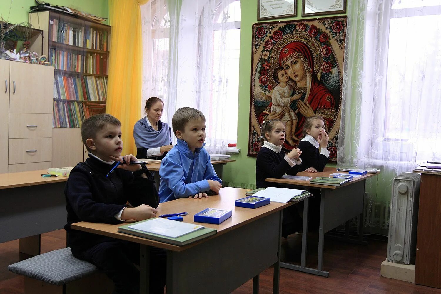 Ученики традиционных школ. Православная гимназия Набережные Челны. Гимназия 78 Набережные Челны. 2 Гимназии наб Челны. Гимназия 3 Набережные Челны.