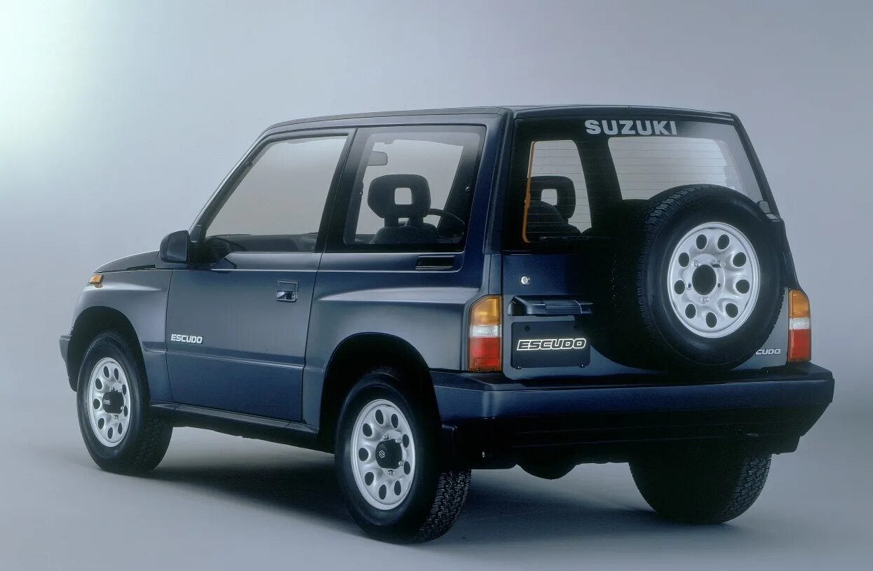 Сузуки первого поколения. Suzuki Escudo 1 поколение. Сузуки эскудо 1988. Suzuki Vitara 1 поколения. Сузуки эскудо 3.