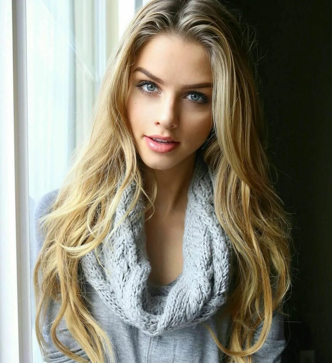 Attractive women. Marina Laswick блонд.