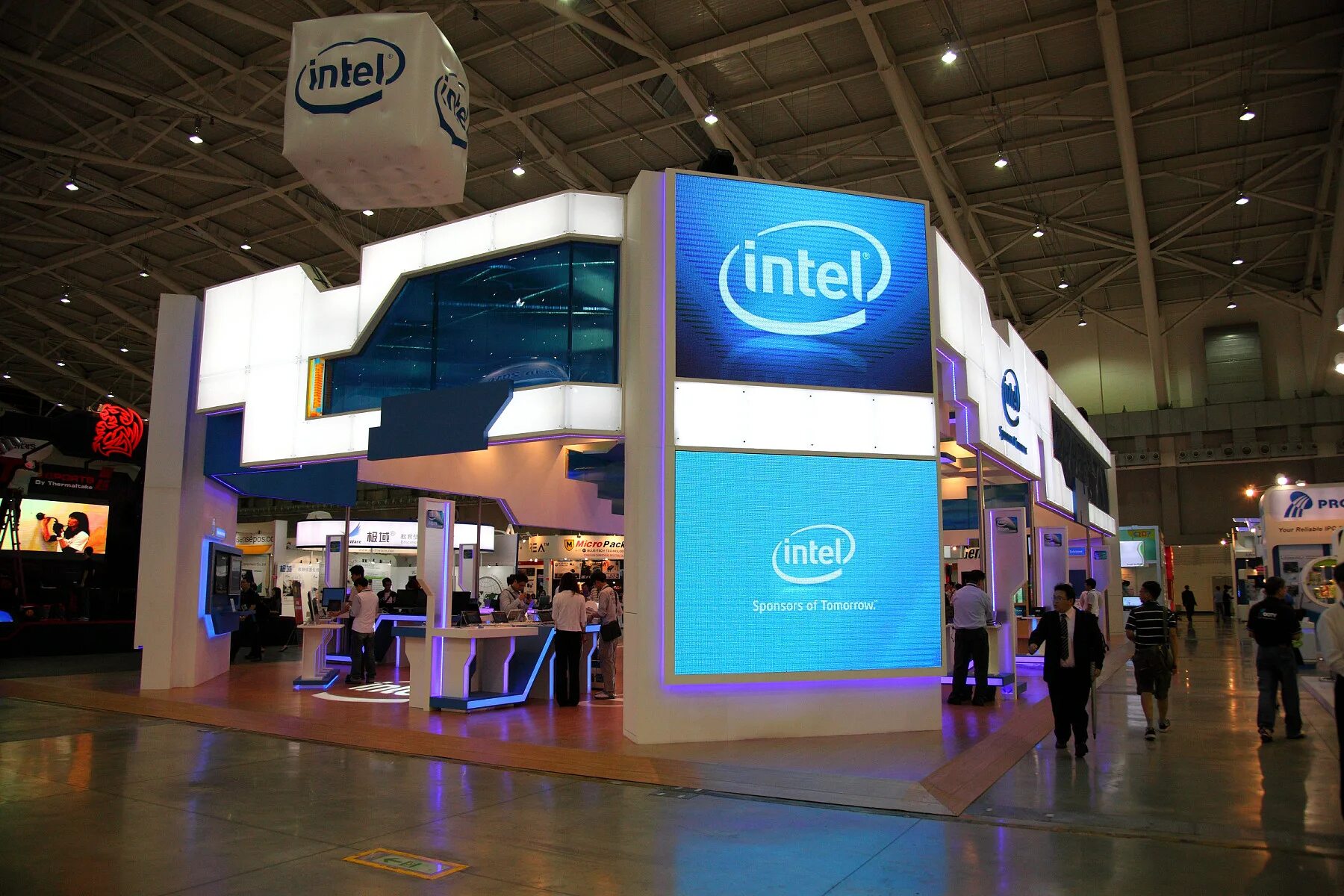 Intel продукция. Intel на выставке. Intel Москва. Разработчики Интел. Интел москва