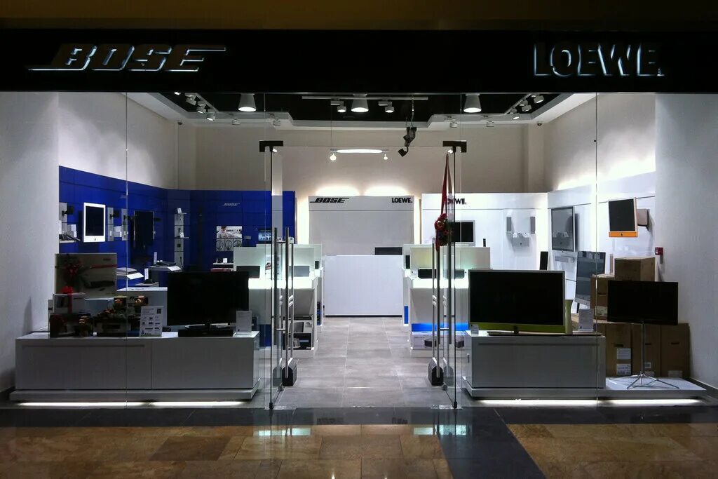 Магазин Bose в Москве. Bose Loewe Красноярск. Loewe магазин. Bose Store Israel.