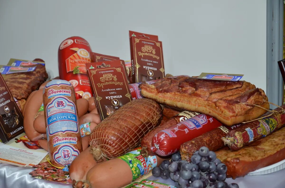 Ооо вкусный продукт. Продукция Брюкке Алтайский край. Брюкке Алтайский край Гальбштадт. Продуцкнты Алтайского края. Продукты Алтайского края.