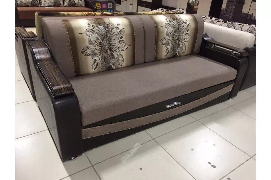 Лидер рыбинск. Улица пушкина 49 лидермед рыбинск. Танкистов, д. Торговый центр лидер киров. Диван лидер 3 угловой.