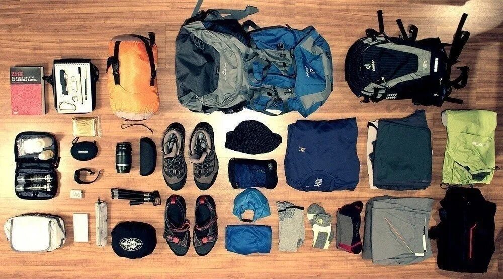 Вещи в путешествие. Необходимые вещи для похода. Снаряжение для многодневного похода. Вещи для горного похода.
