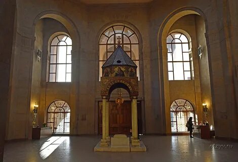 Внутри армянский