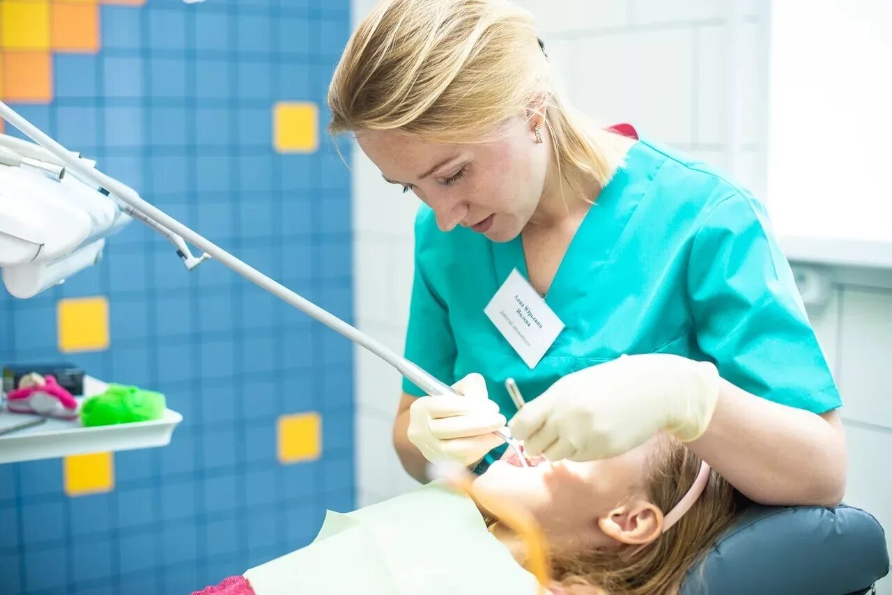 Детская анестезиология. Детская стоматология наркоз Севоран. Детская анестезия в стоматологии. Стоматология под общим наркозом для детей.